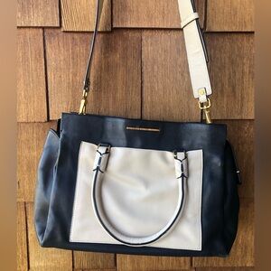 MARC BY MARC JACOBS Bicolor Navy & Ivory Tote Bag Hand Bag Shoulder Bag $495